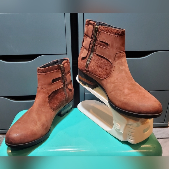 SOREL Lolla Bootie ☆ Waterproof Zip-Up Ankle Boot ☆ Size 8 Womens - Picture 2 of 14